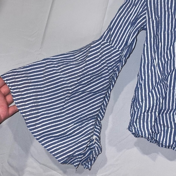 Zara Trafaluc Collection Blouse Off Shoulder Seersucker Striped Bell Sleeve Zip - Picture 5 of 11